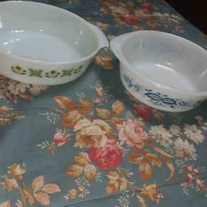 2 vintage 1970's dishes( porcelain